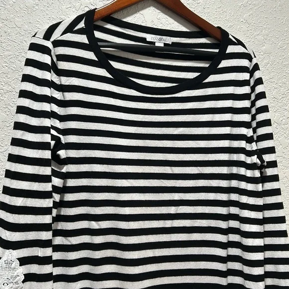 🌺roz & Ali women’s tops black and white size XL GUC - Picture 2 of 7